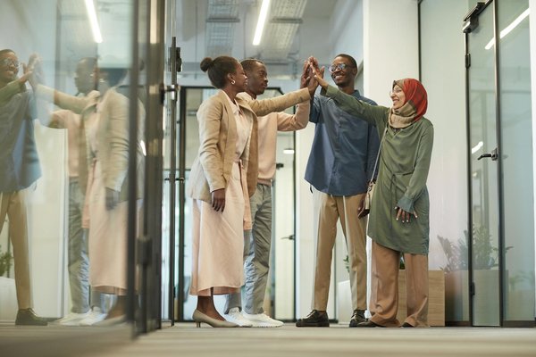 Unlocking competitive edge: how uk business services harness data analytics